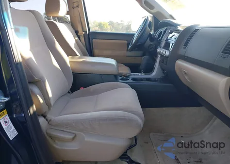 2010 Toyota Sequoia Sr5 5.7L V8 z USA, uszkodzony, nr VIN 5TDZY5G1XAS025580